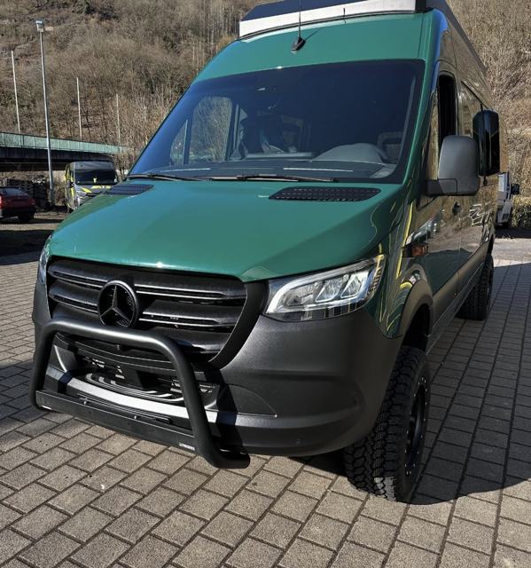 Kunststoffteile mit Raptor-Lack beschichtet