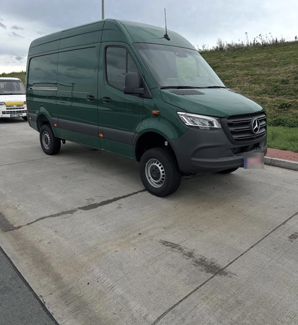 Der Sprinter 4x4 vor dem Umbau